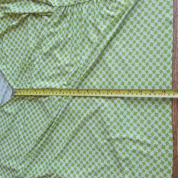 (2X) Liz Claiborne Geometric Patterned Wrap Top Summery Low Neckline Stretch - Picture 4 of 8